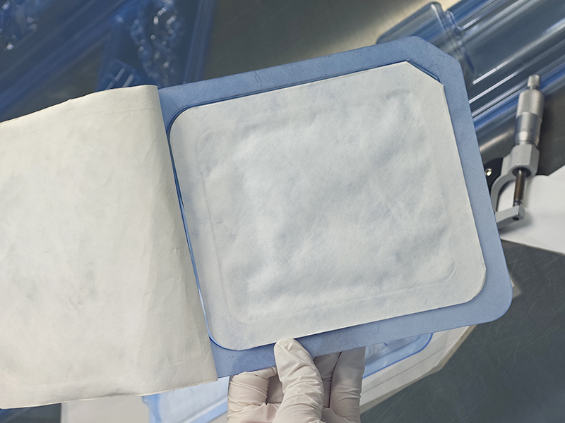 Why Do High-End Medical Devices Prefer the 【Blister Tray + Tyvek® Lid】 Packaging Combination?